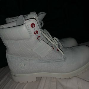 6” white serpent timbs
